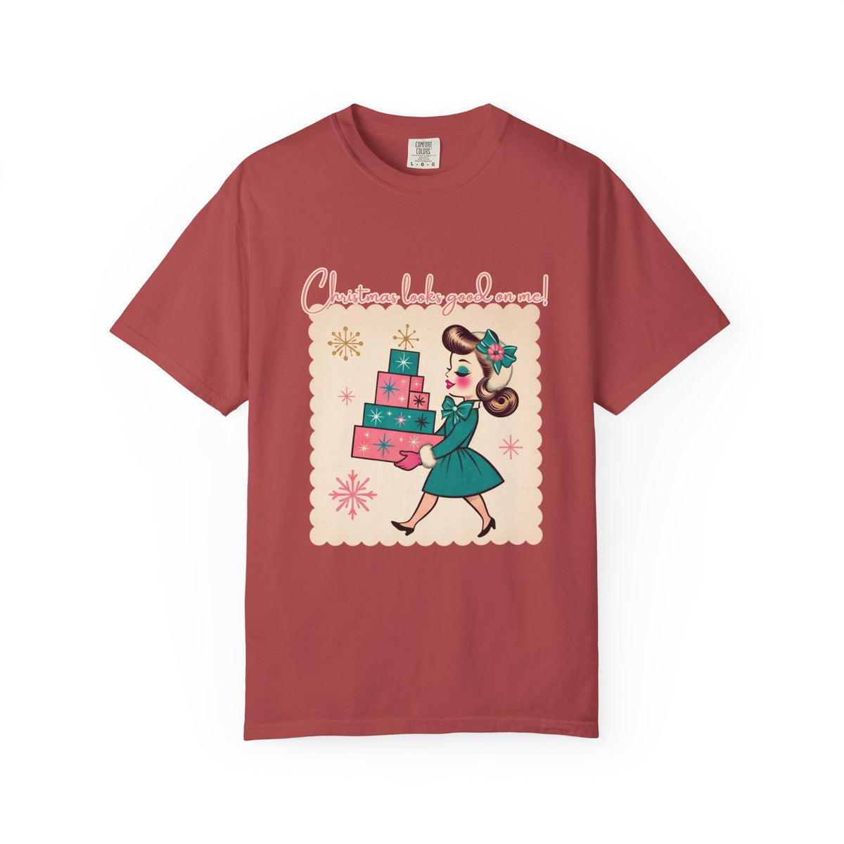 Christmas Looks Good on Me Adult Christmas Graphic Tee