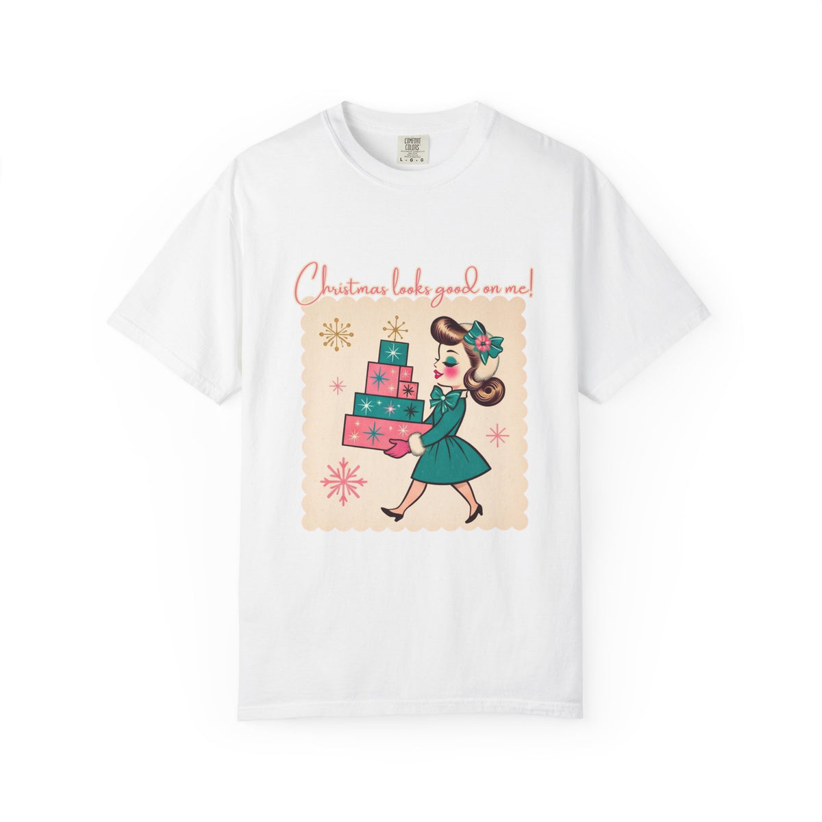 Christmas Looks Good on Me Adult Christmas Graphic Tee