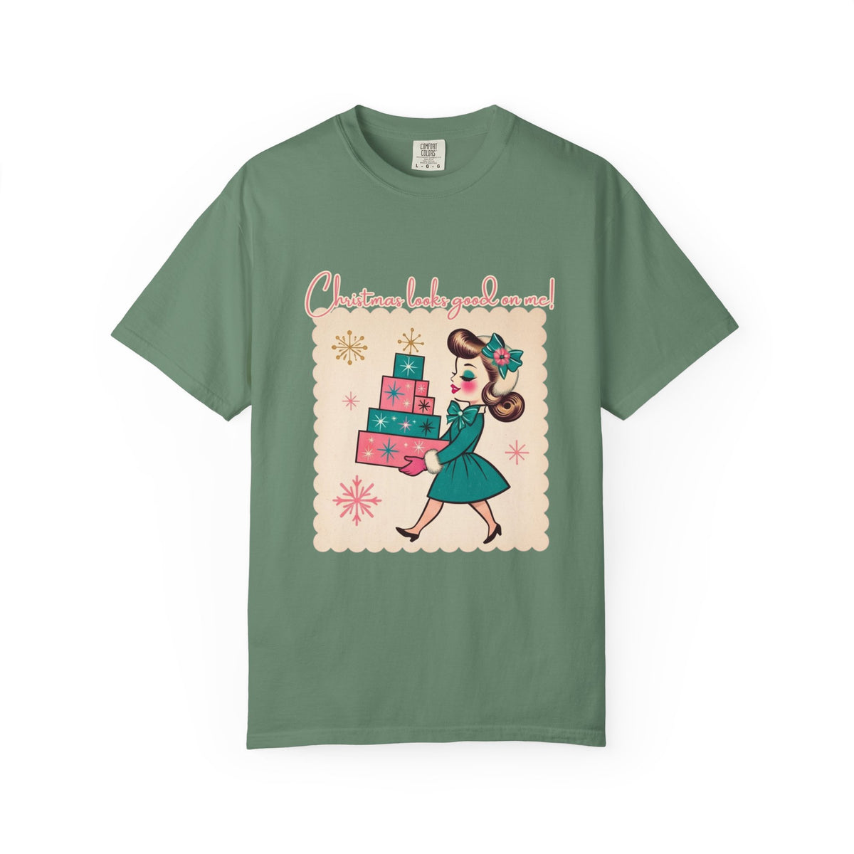 Christmas Looks Good on Me Adult Christmas Graphic Tee