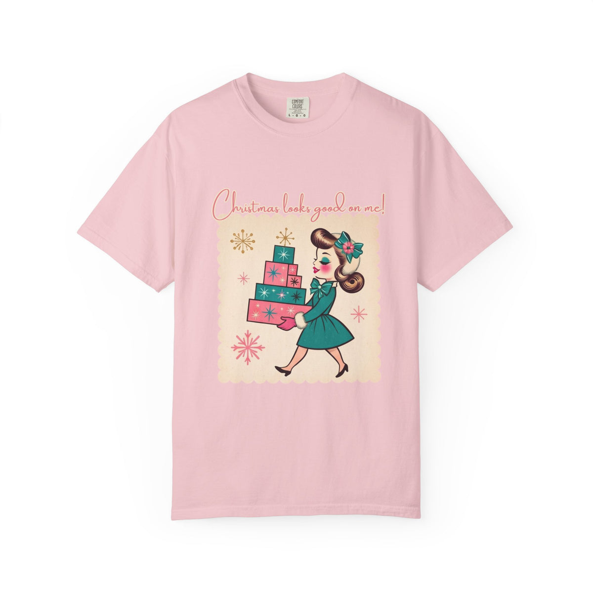 Christmas Looks Good on Me Adult Christmas Graphic Tee