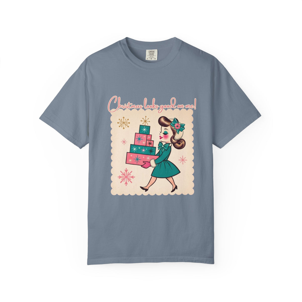 Christmas Looks Good on Me Adult Christmas Graphic Tee