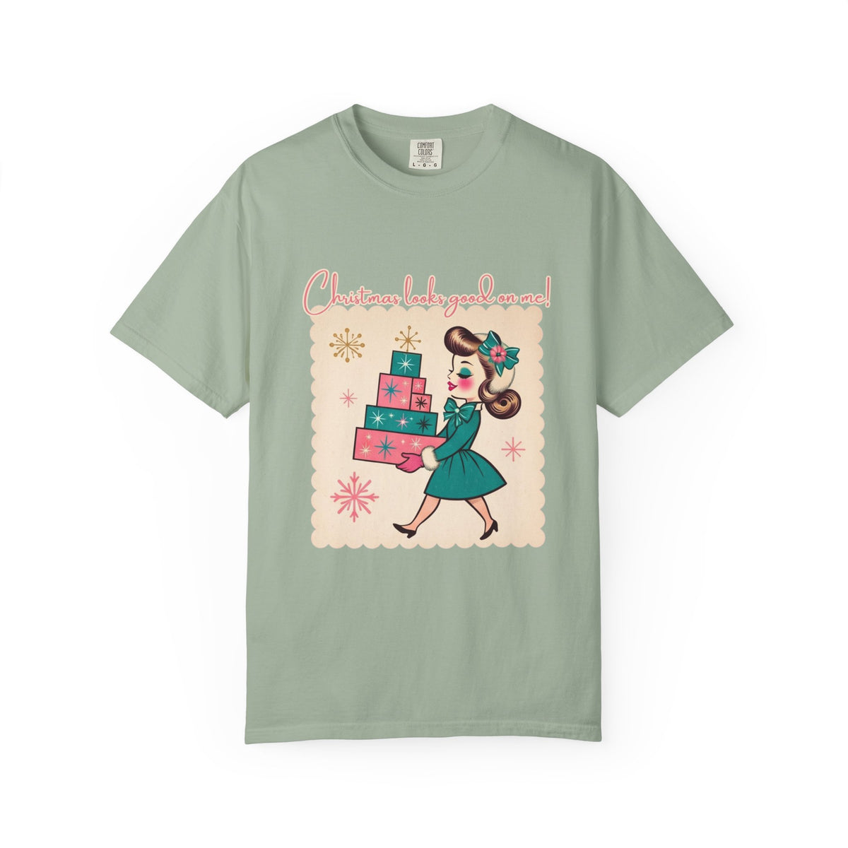 Christmas Looks Good on Me Adult Christmas Graphic Tee